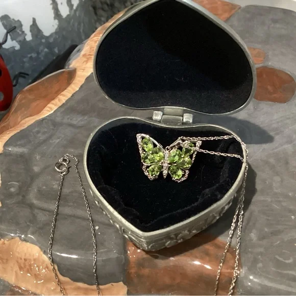 🟢 Silver - Beautiful Butterfly Pendant Necklace in .925 - Excellent Condition - Picture 5 of 12